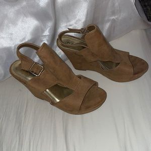 Tan womens wedges